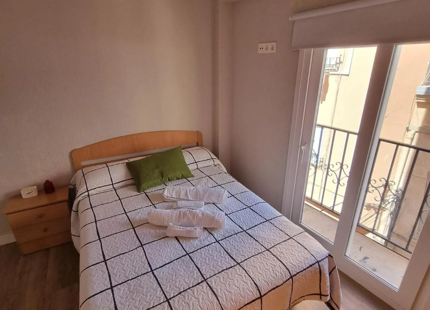 Almeria Centro- Piso Reformado, Exterior, Wifi, A 1 Minuto De Puerta Purchena 0*,  Spain